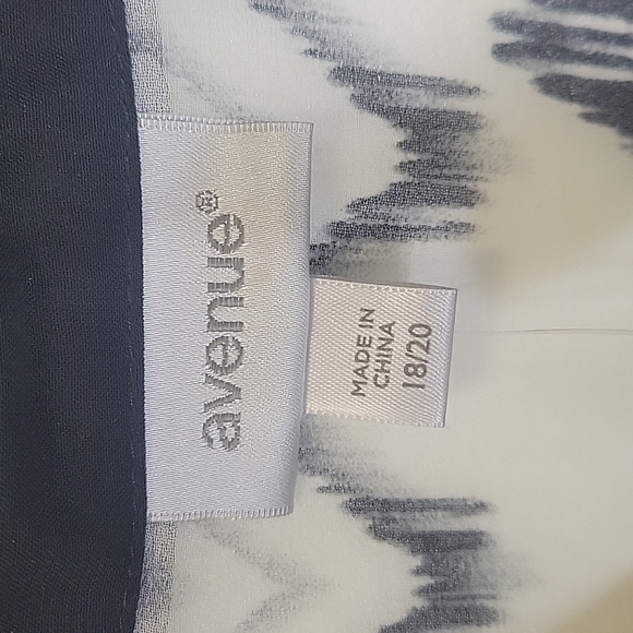 Avenue Black/Cream Geometric Pattern Sheer Collared Blouse 18/20 - Picture 2 of 8